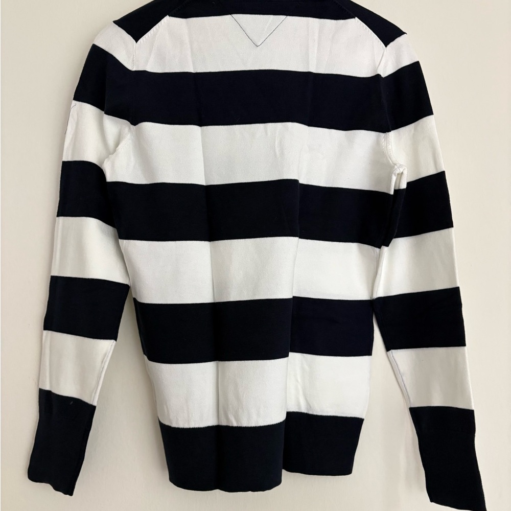 Tommy Hilfiger Women’s Navy and White Striped V-Neck Sweater - Picture 3 of 4